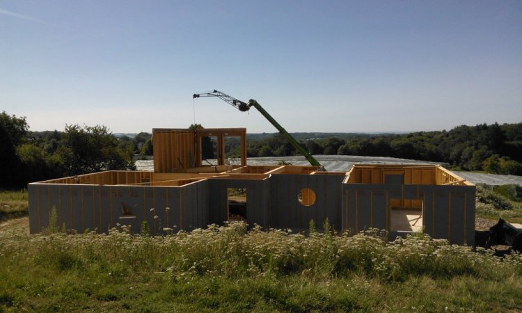 Maison ossature bois à St SORNIN   :  Mise en place du rez de chaussée