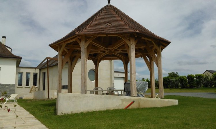 Charpente traditionnelle pour un kiosque octogonal